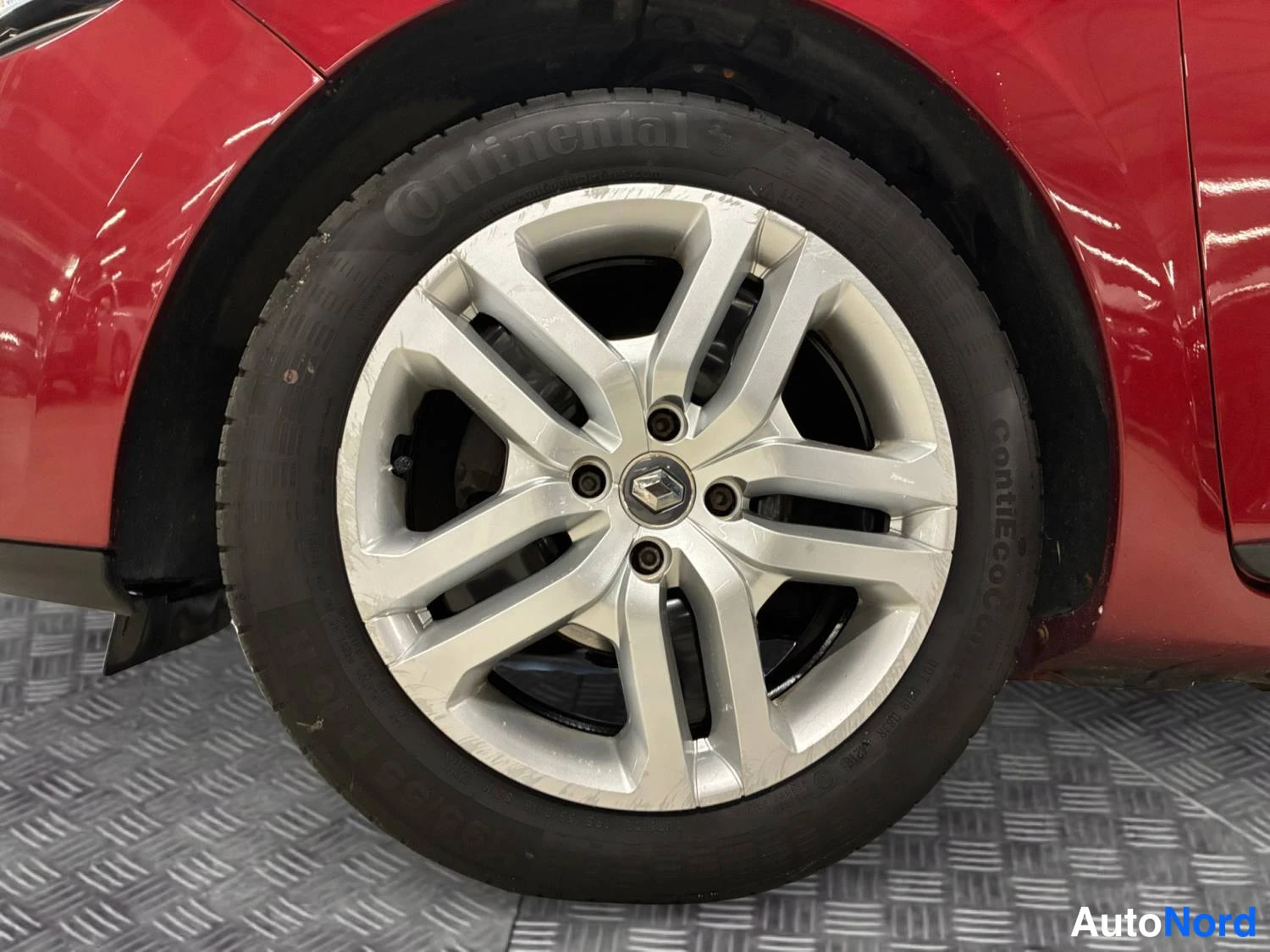 Punainen Renault Clio 2019, kuva 21