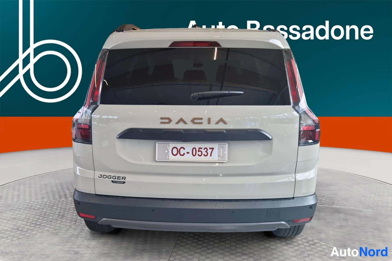 Beige Dacia Jogger 2026, takaa, kuva 6