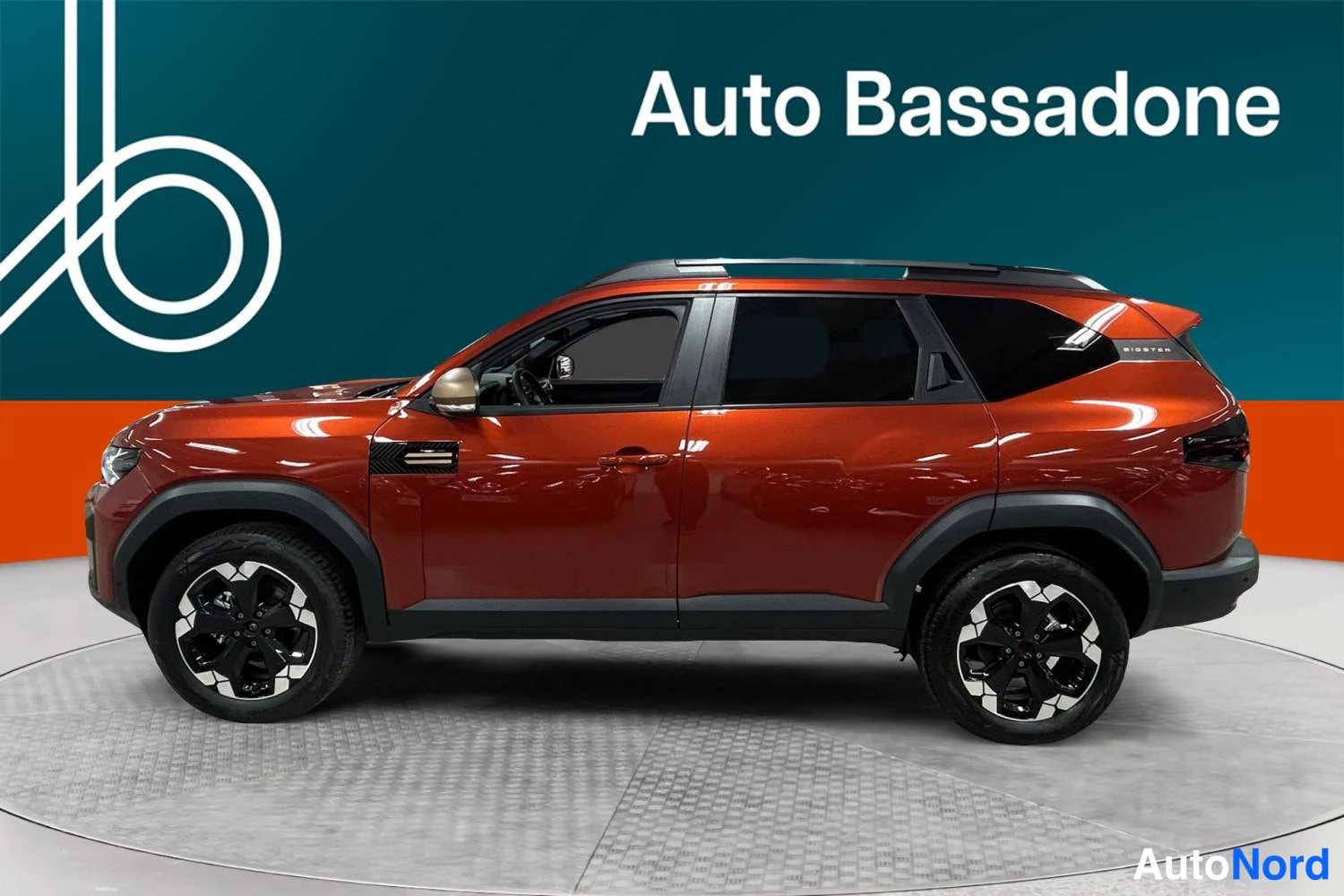 Punainen Dacia Bigster 2026, sivulta, kuva 4