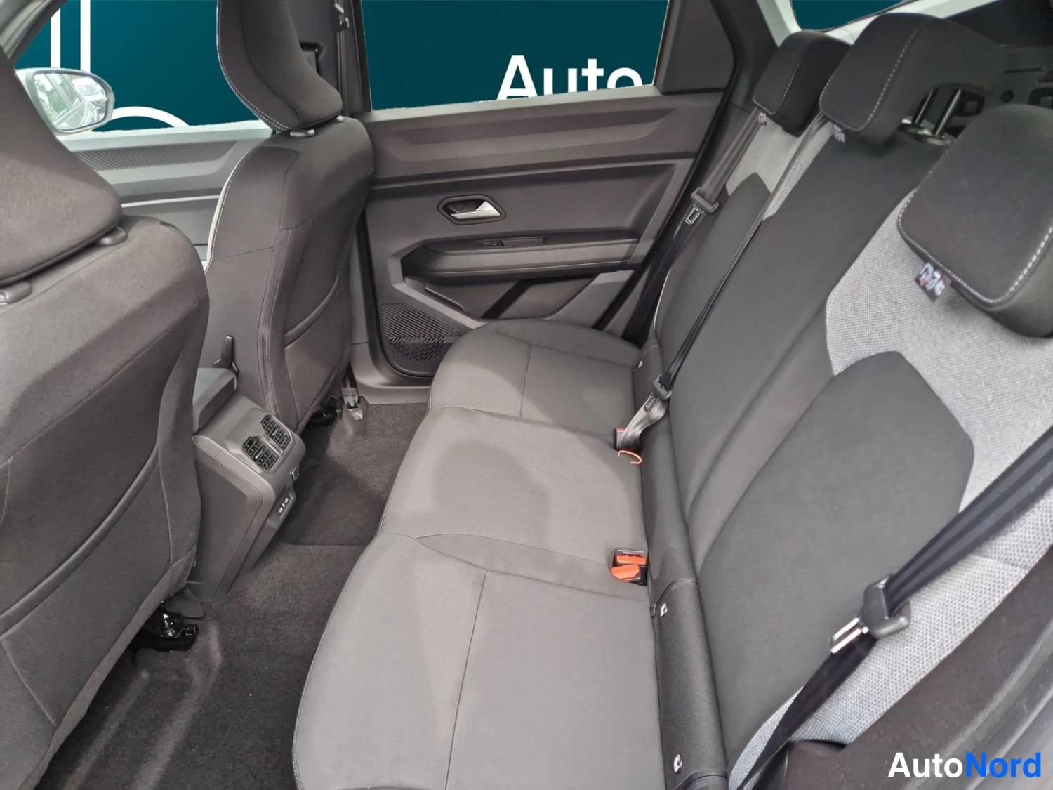 Harmaa Dacia Bigster 2026, kuva 13