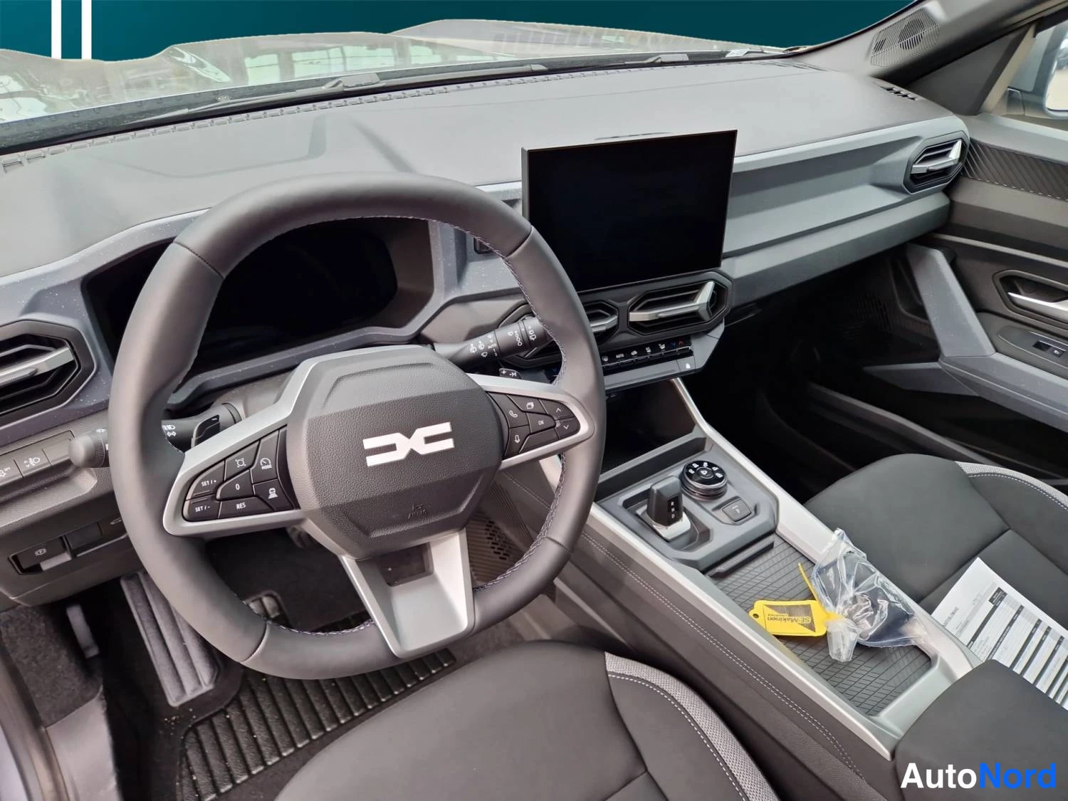 Harmaa Dacia Bigster 2026, kuva 12
