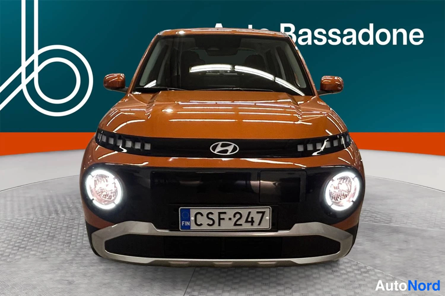 Oranssi Hyundai Inster 2026, edestä, kuva 3