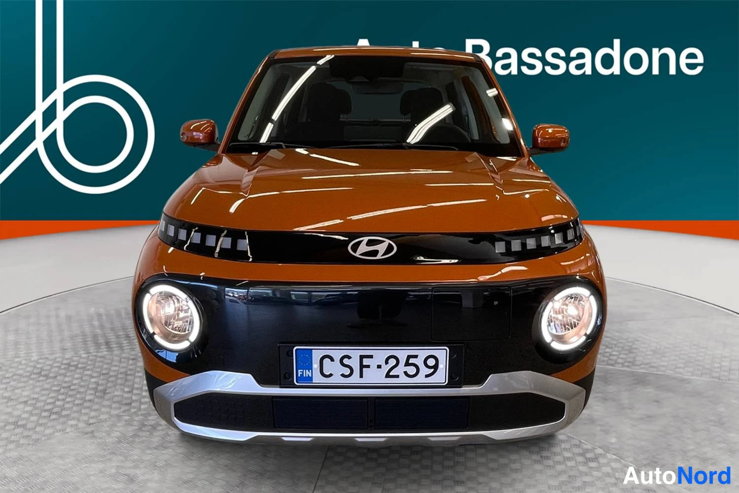 Oranssi Hyundai Inster 2026, edestä, kuva 3