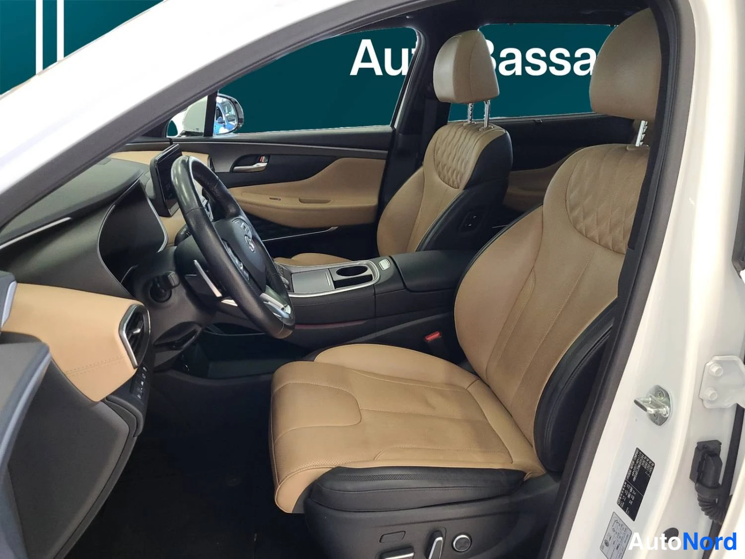 Valkoinen Hyundai Santa fe 2021, kuva 11
