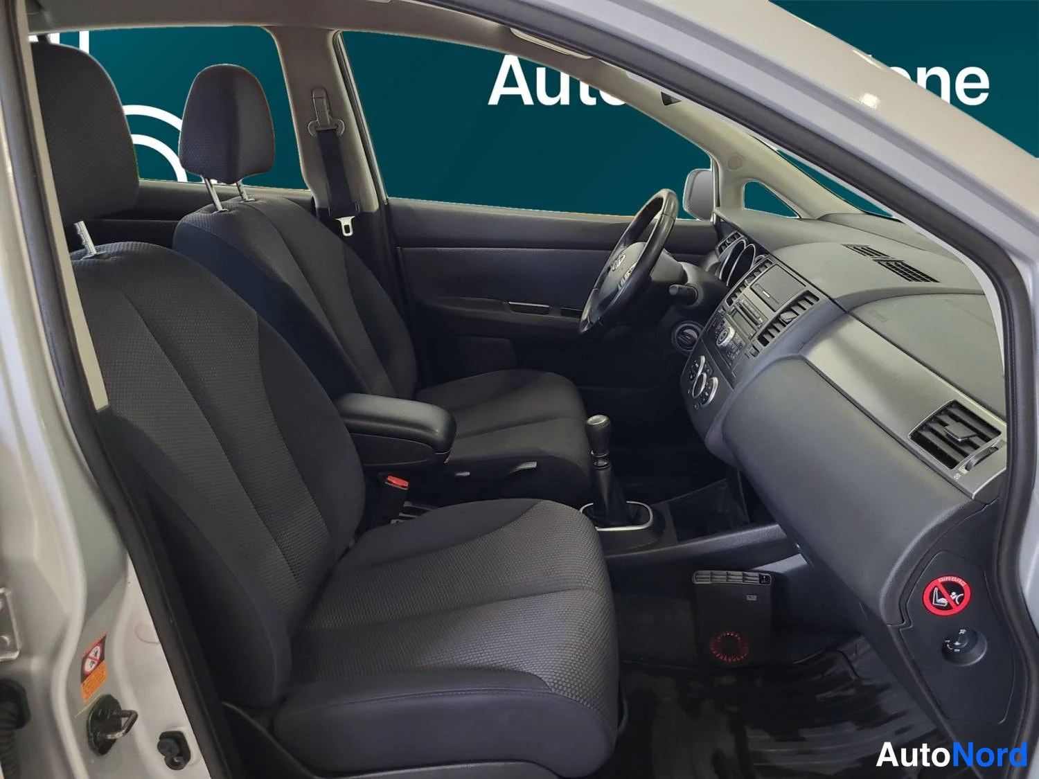 Nissan Tiida 2009, kuva 17