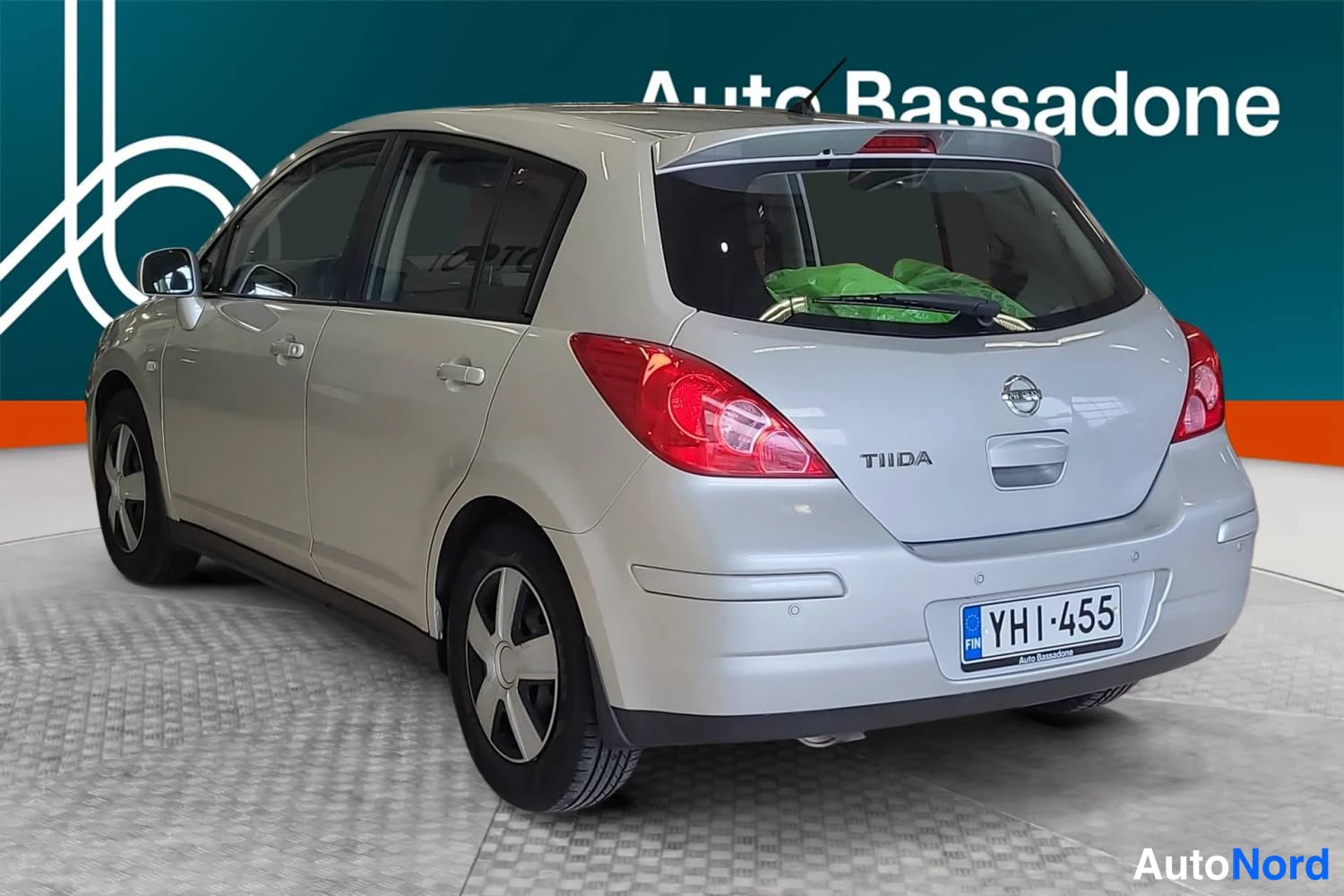 Nissan Tiida 2009, takaviisto, kuva 7
