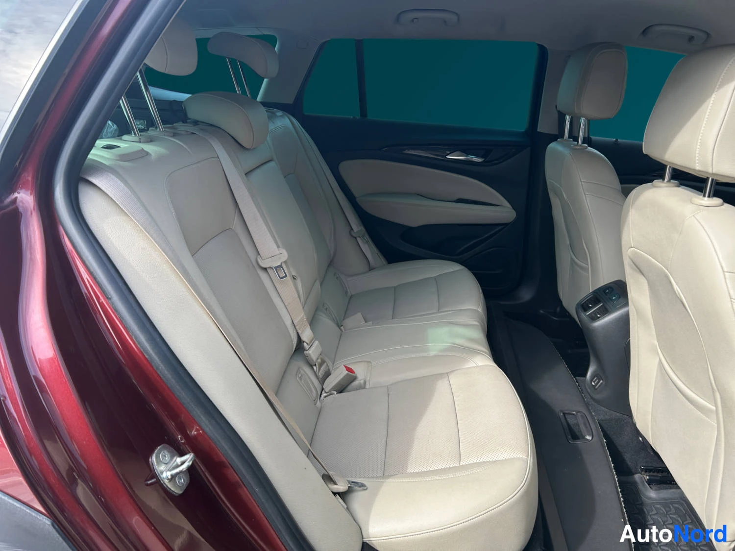 Punainen Opel Insignia 2019, kuva 14