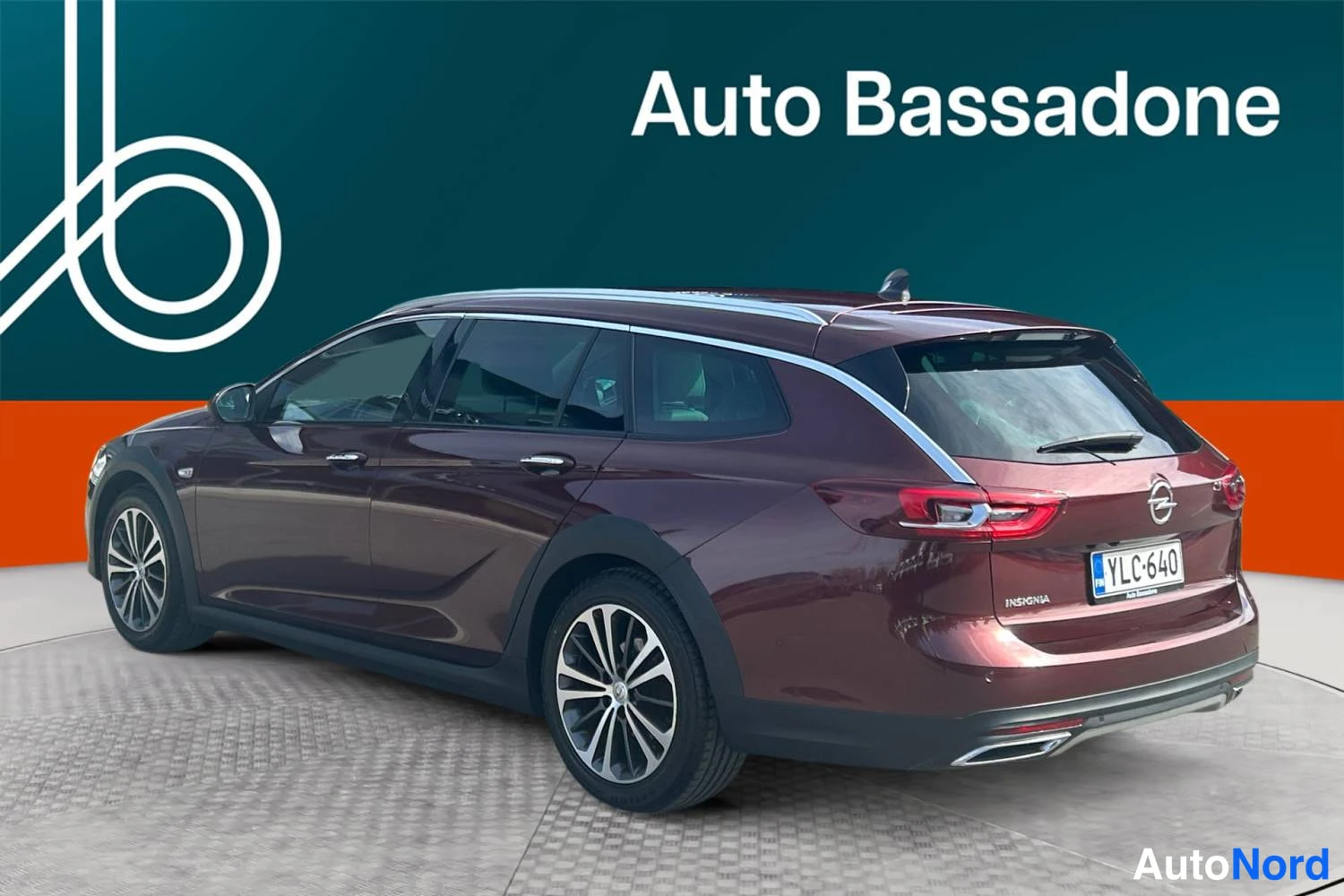 Punainen Opel Insignia 2019, takaviisto, kuva 7