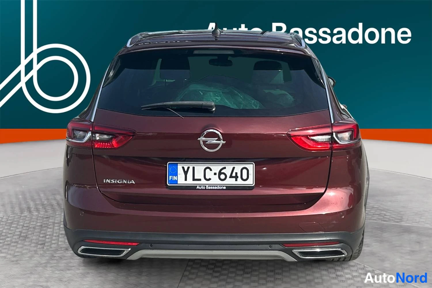 Punainen Opel Insignia 2019, takaa, kuva 9