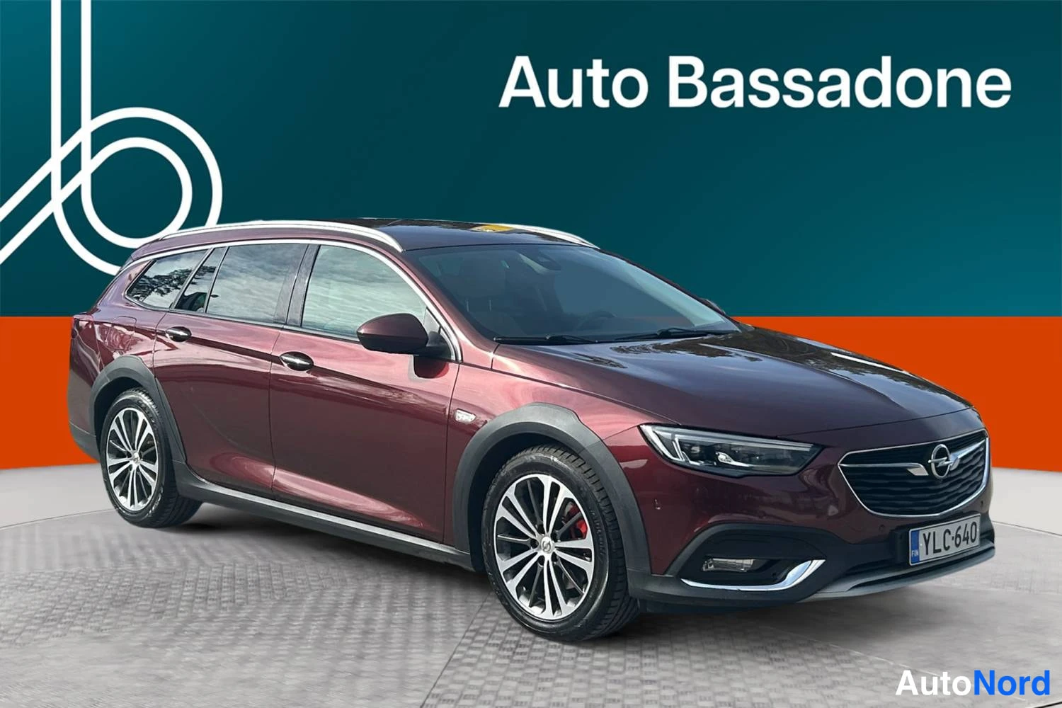 Punainen Opel Insignia 2019, etuviisto, keula oikealle, kuva 4