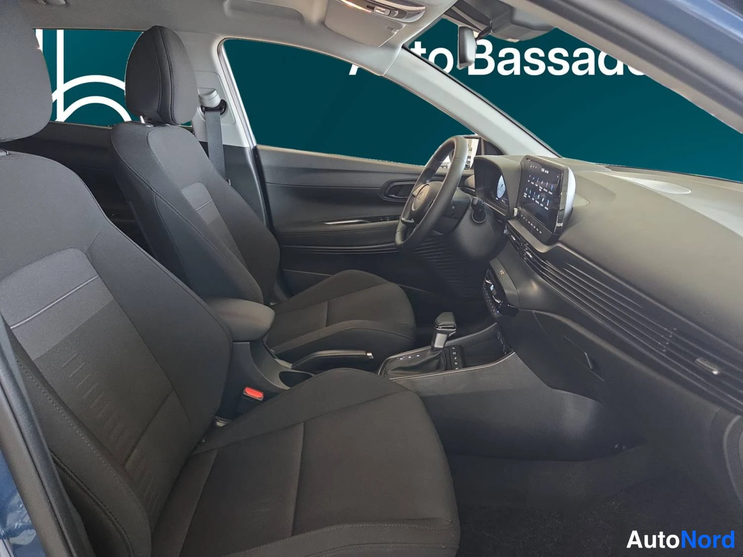 Sininen Hyundai Bayon 2026, kuva 15