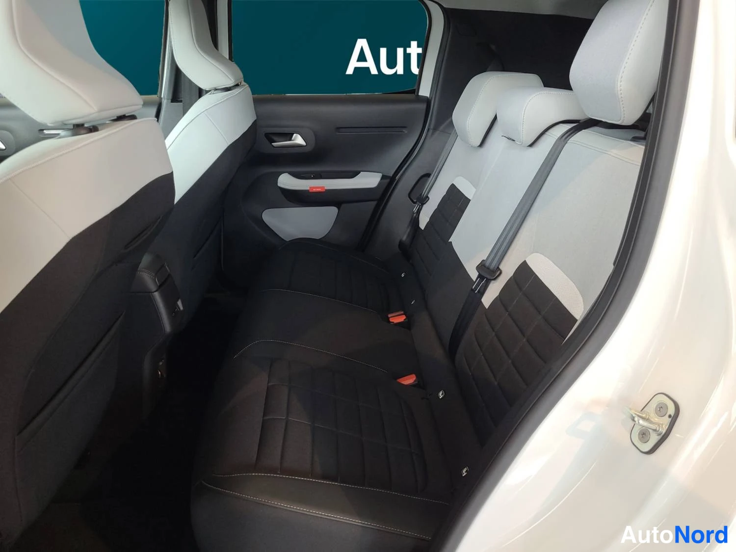 Beige Citroen C3 2026, kuva 9