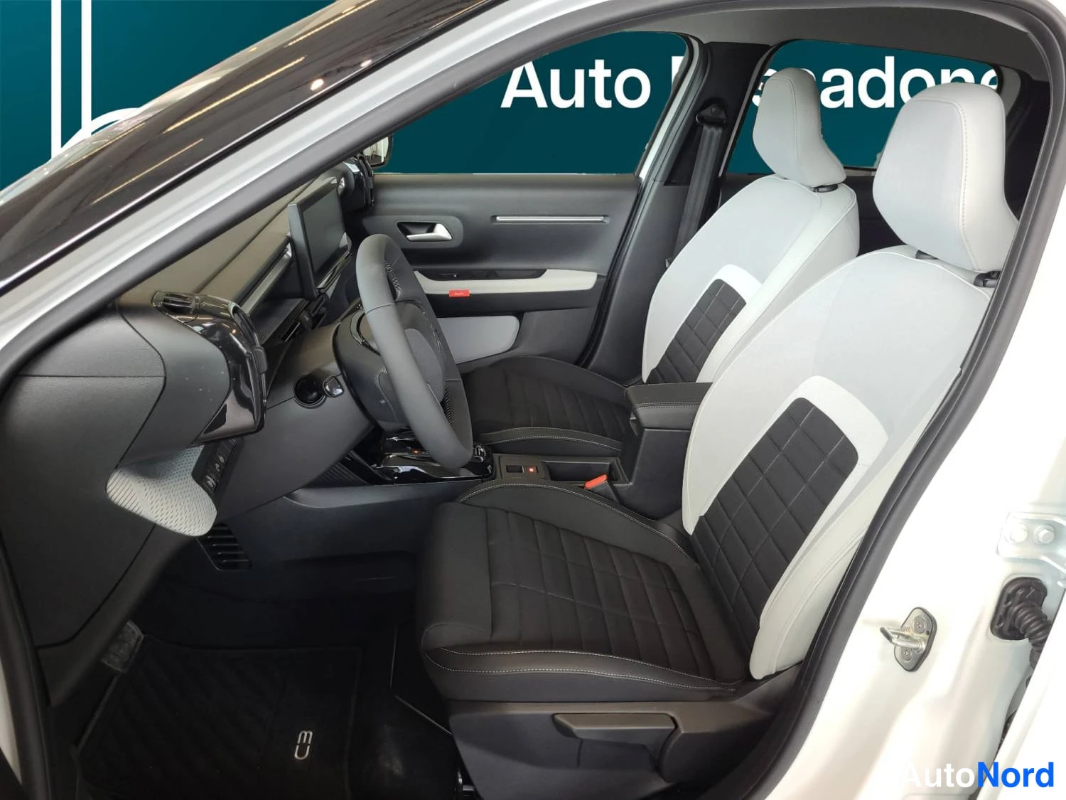Beige Citroen C3 2026, kuva 5