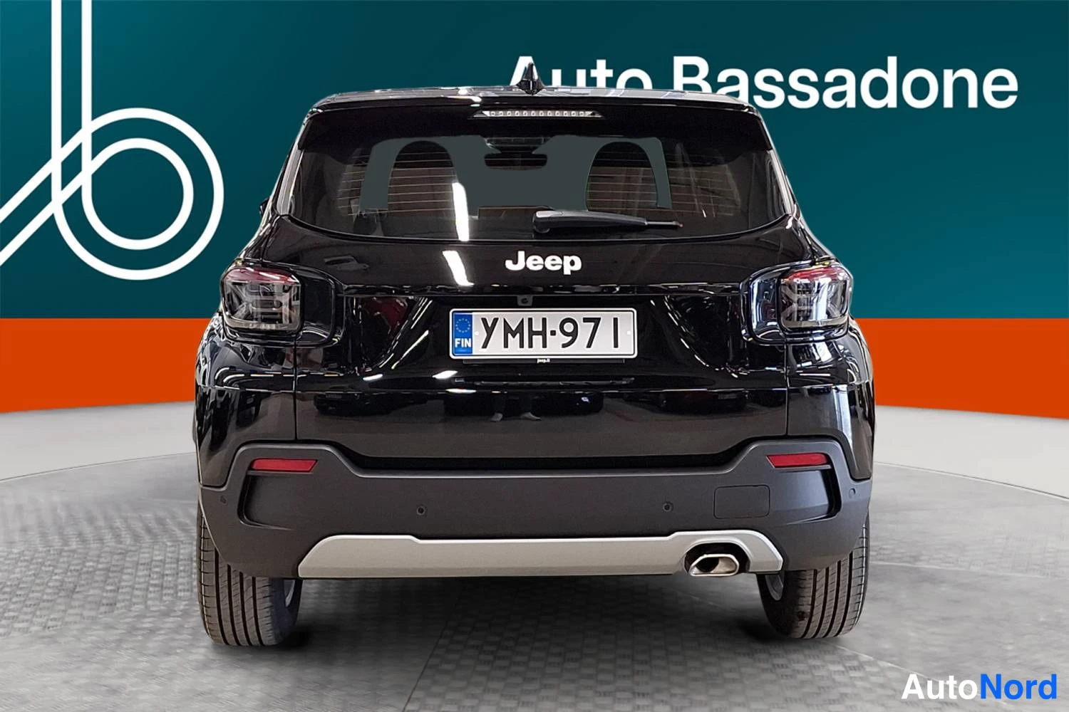Musta Jeep Avenger 2026, takaa, kuva 8