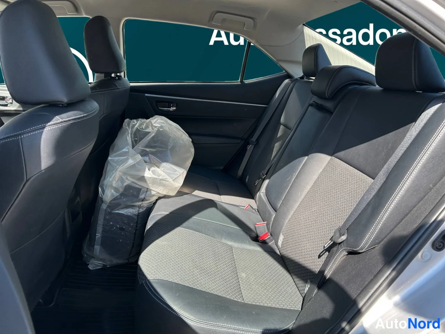 Hopea Toyota Corolla 2015, kuva 9