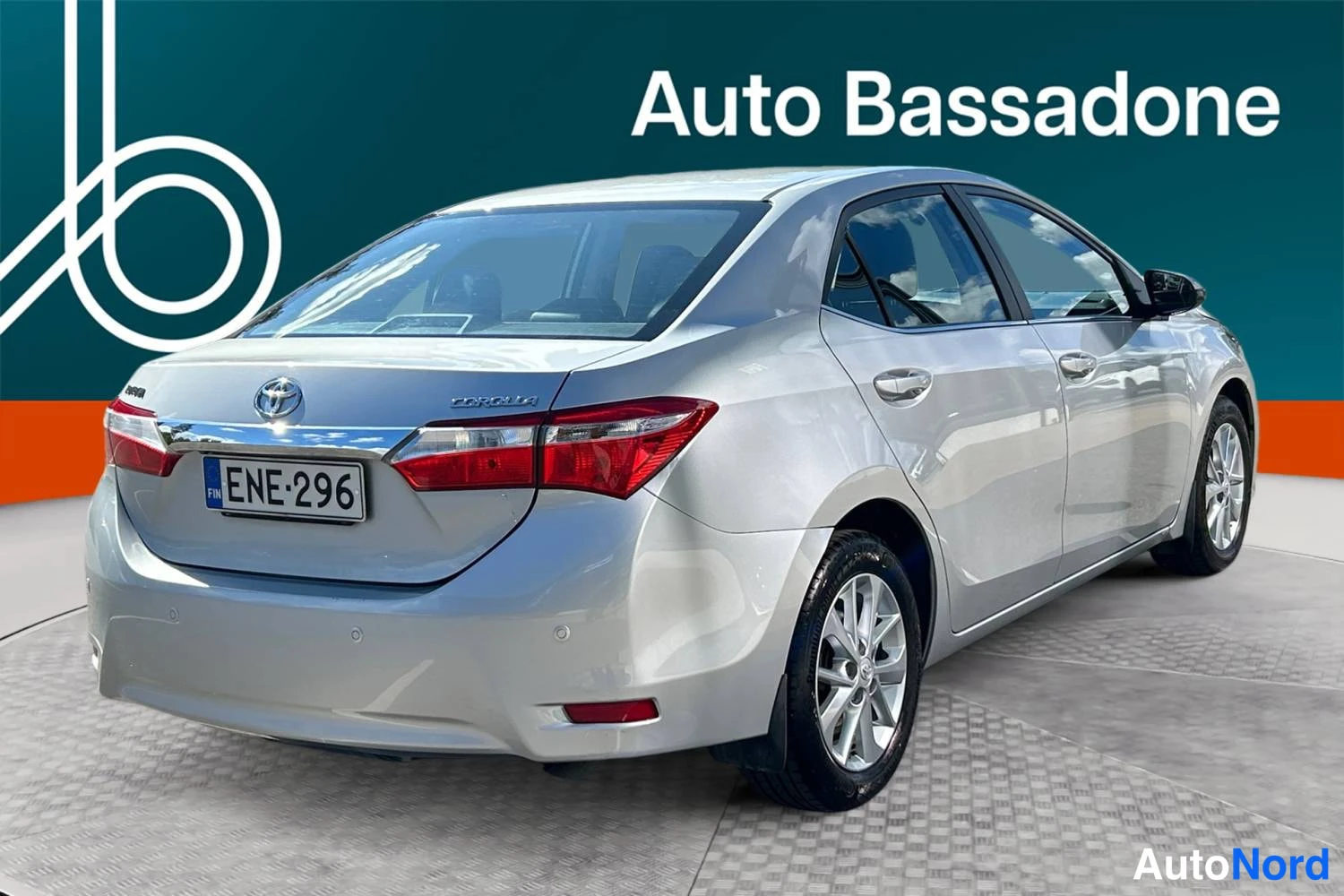 Hopea Toyota Corolla 2015, takaviisto, kuva 7
