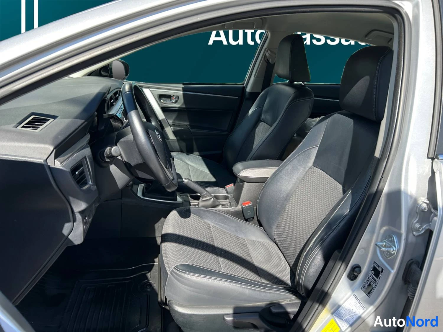 Hopea Toyota Corolla 2015, kuva 13