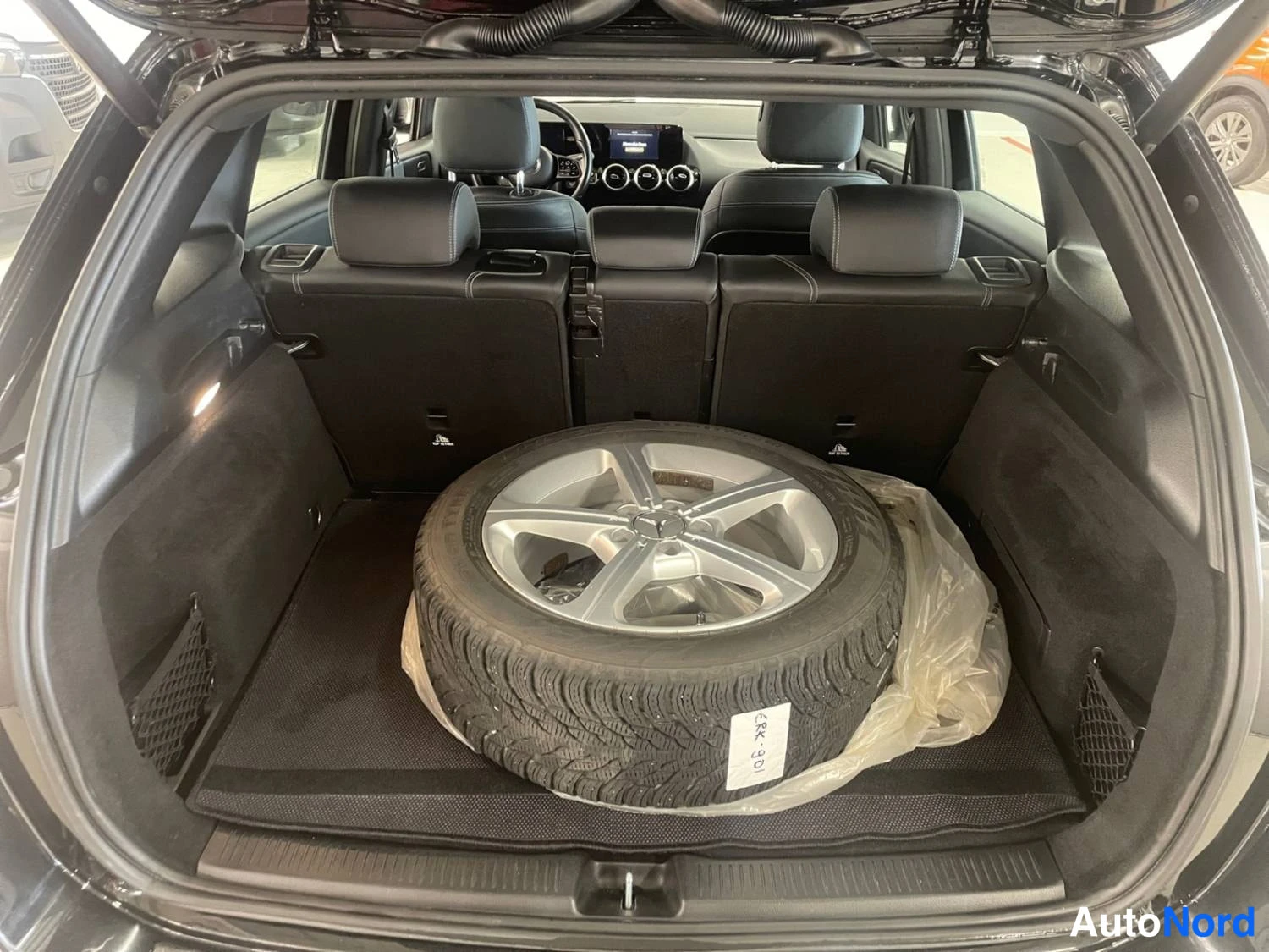 Black Mercedes-Benz B 180 2019, photo 14