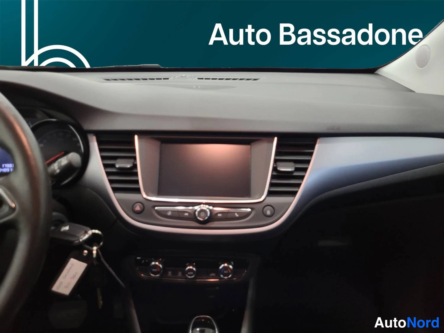 Valkoinen Opel Crossland x 2020, kuva 12