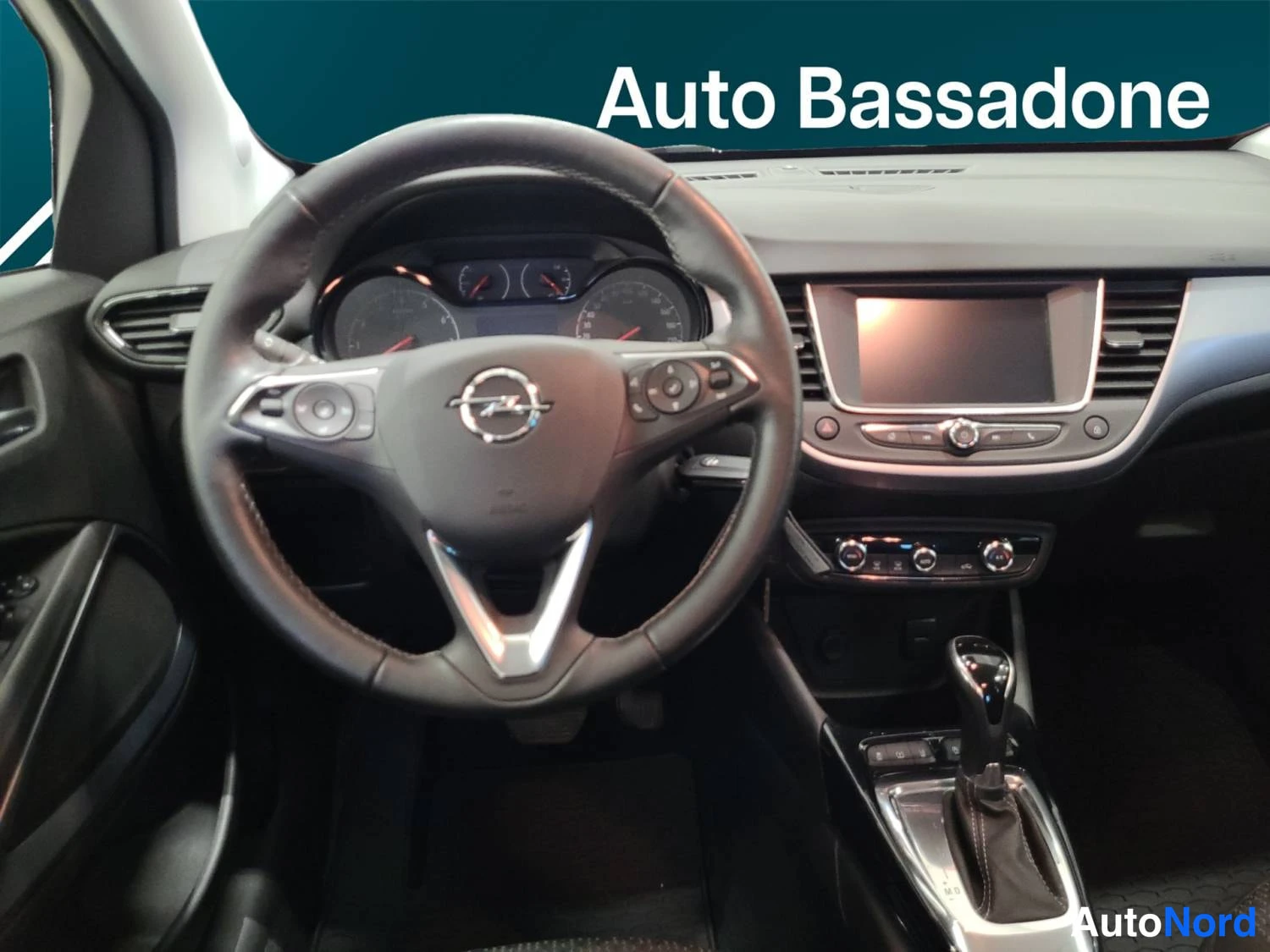Valkoinen Opel Crossland x 2020, kuva 13