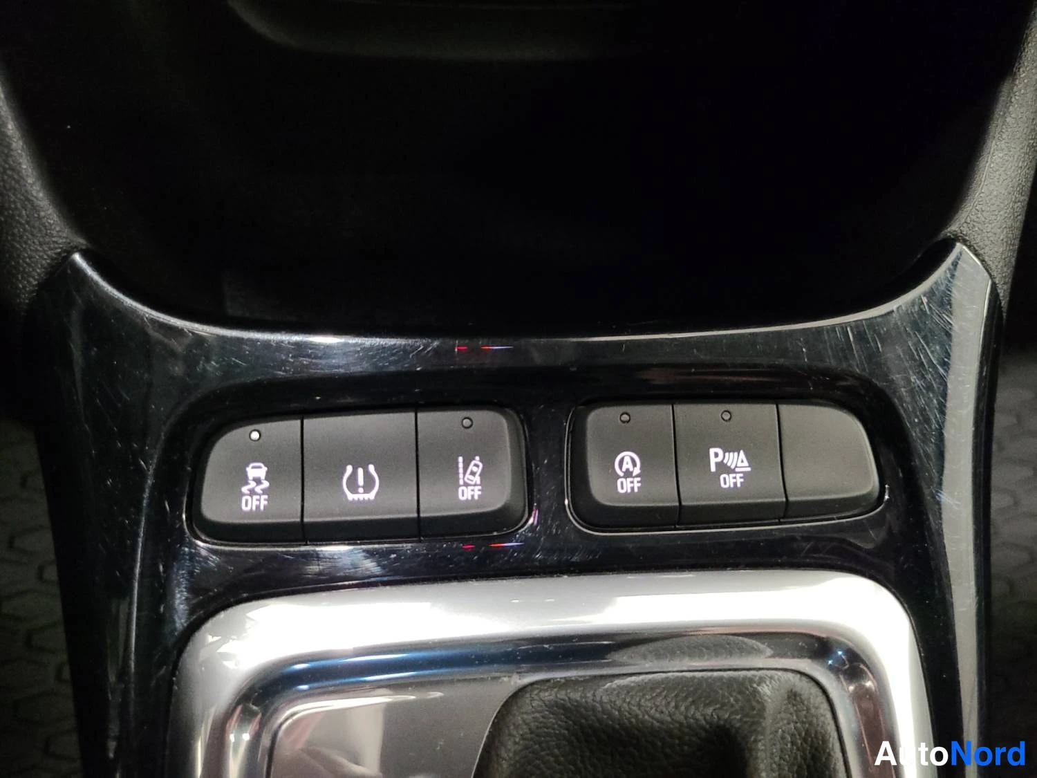Valkoinen Opel Crossland x 2020, kuva 25