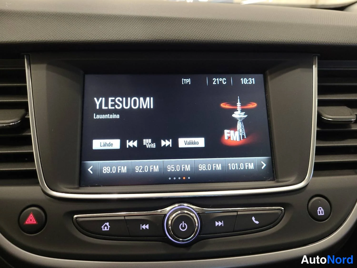 Valkoinen Opel Crossland x 2020, kuva 23