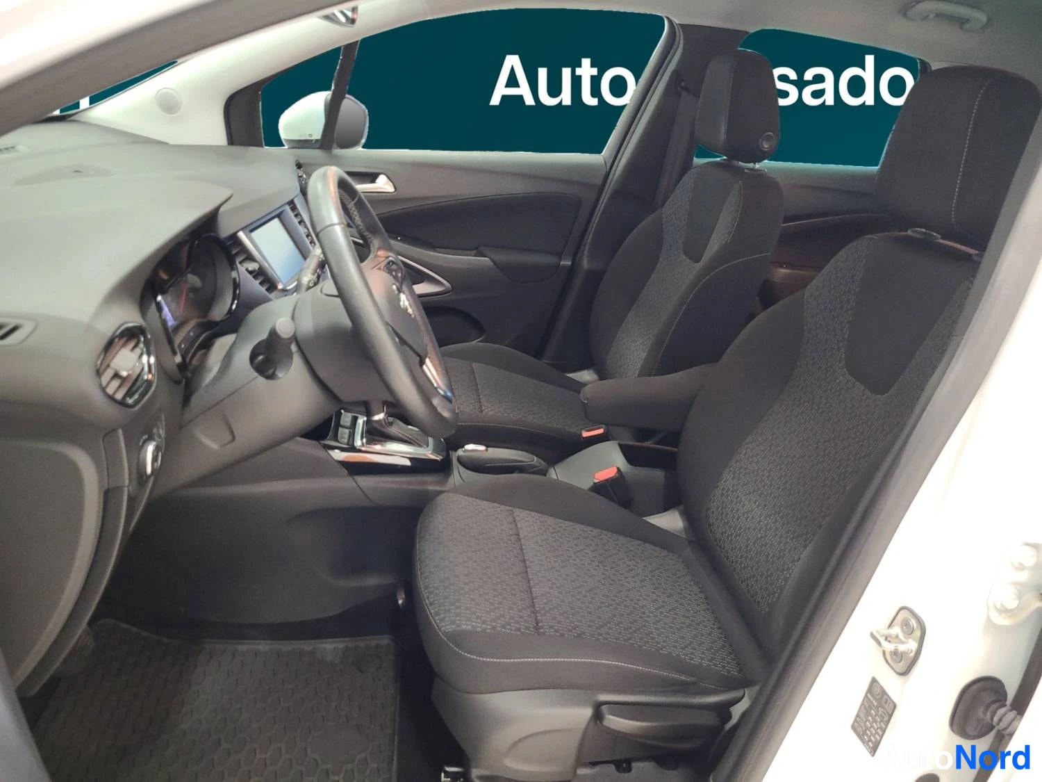 Valkoinen Opel Crossland x 2020, kuva 10