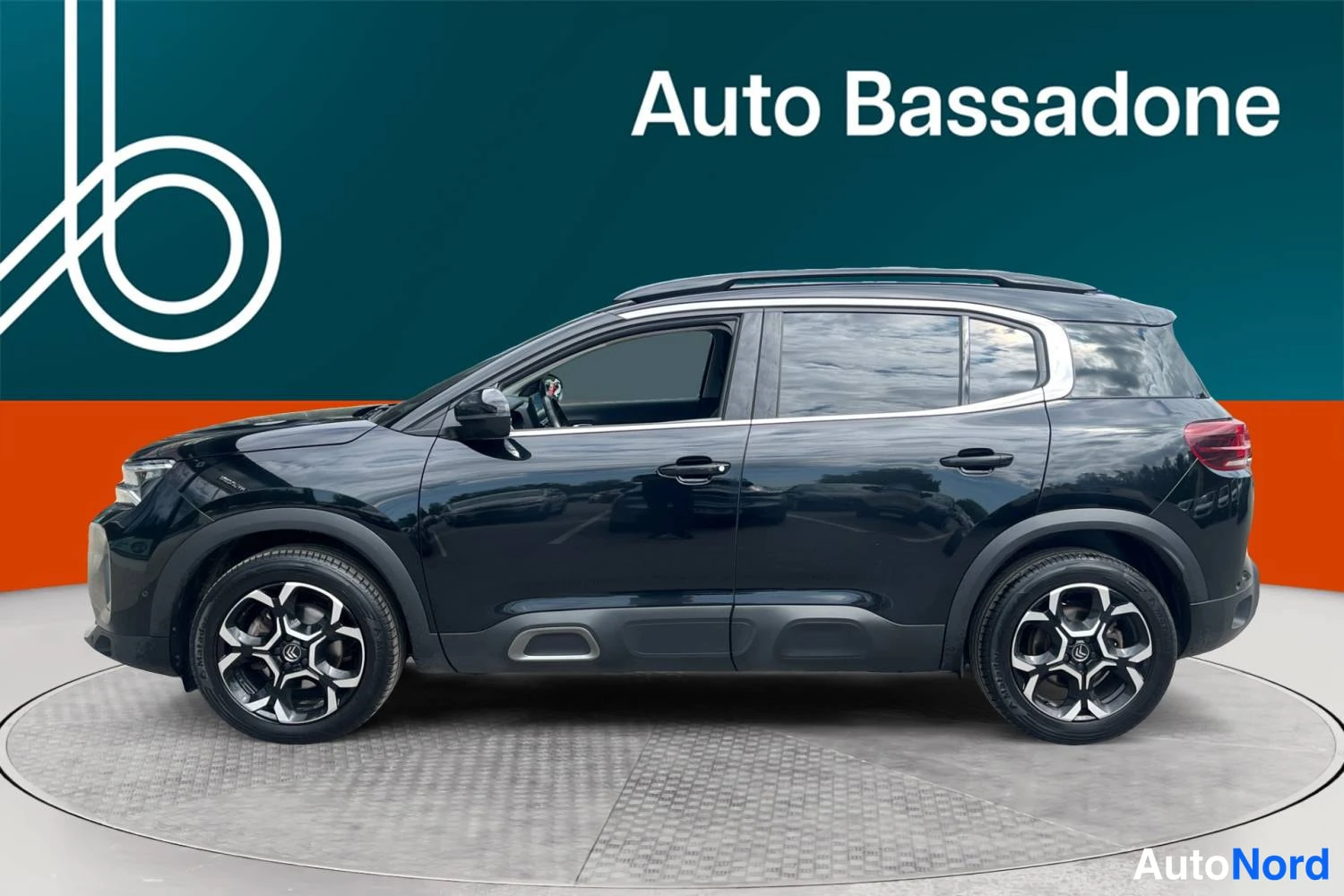 Musta Citroen C5 aircross 2022, takaviisto, kuva 4