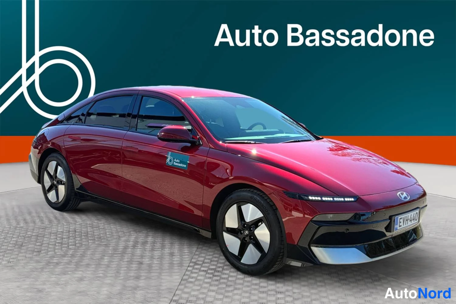 Punainen Hyundai Ioniq 6 2026, etuviisto, keula oikealle, kuva 2