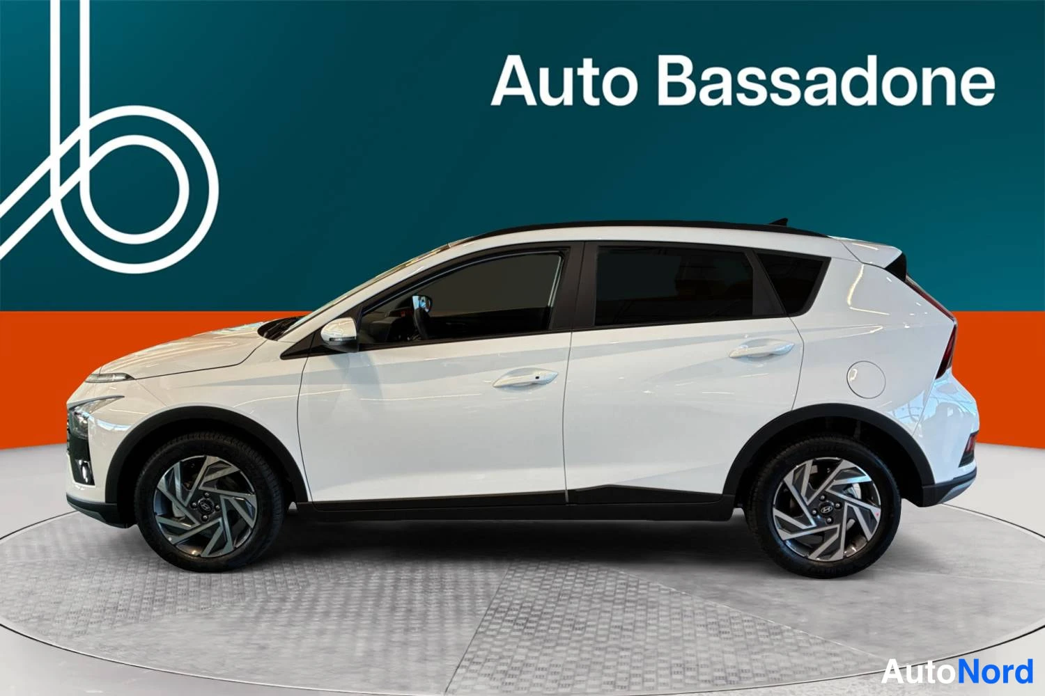 Valkoinen Hyundai Bayon 2026, sivulta, kuva 5