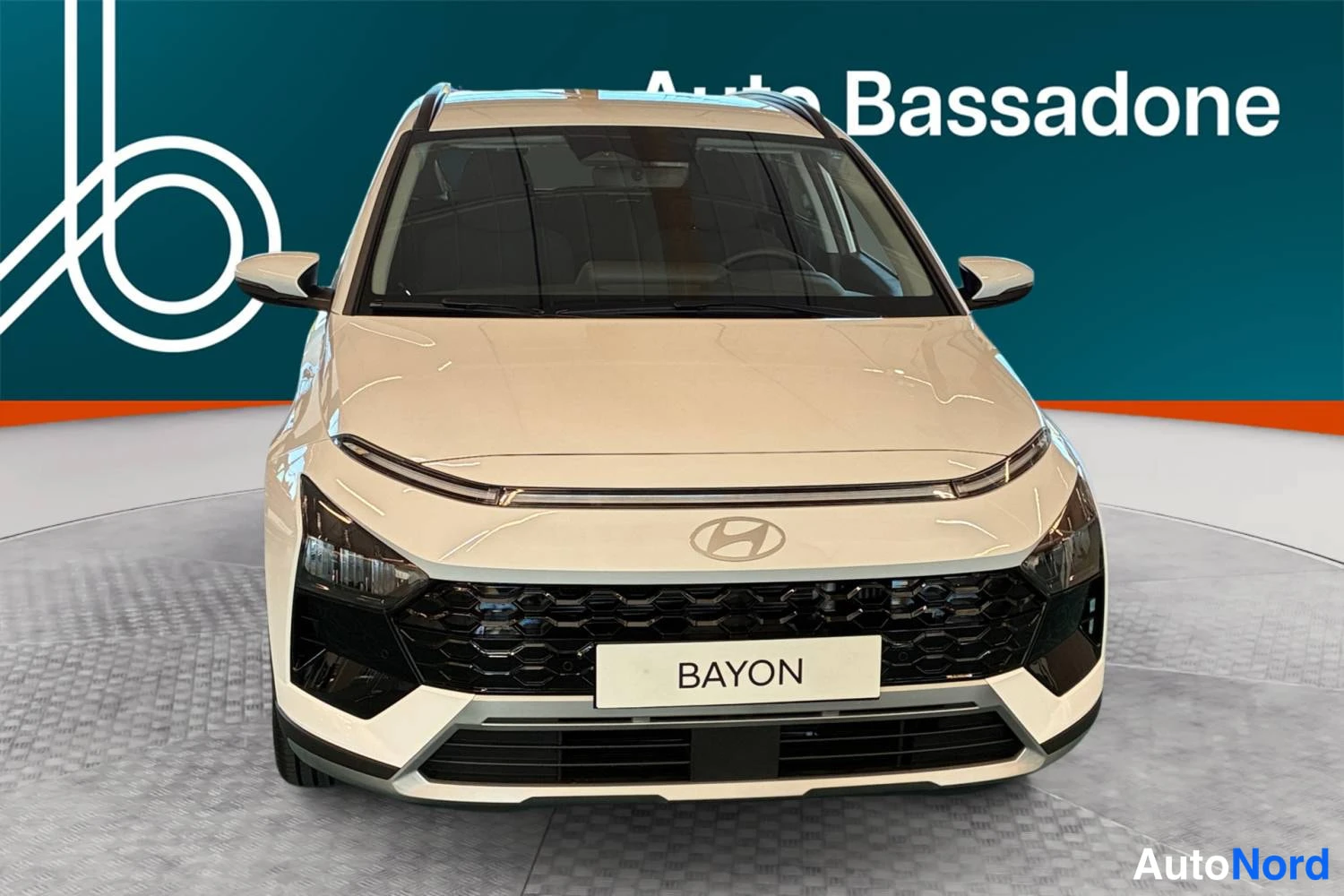 Valkoinen Hyundai Bayon 2026, edestä, kuva 4