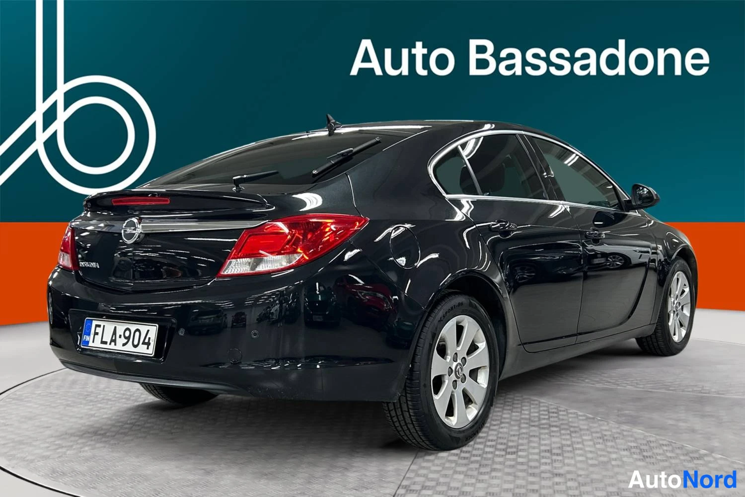Musta Opel Insignia 2013, takaviisto, kuva 7