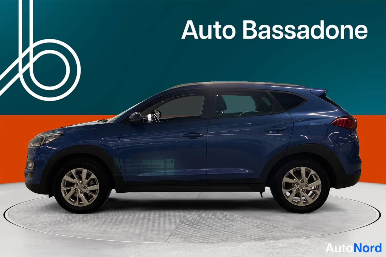 Sininen Hyundai Tucson 2019, sivulta, kuva 5