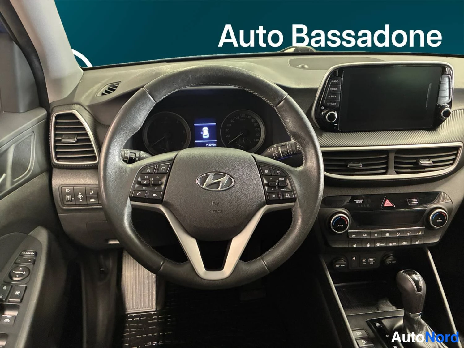 Sininen Hyundai Tucson 2019, kuva 13