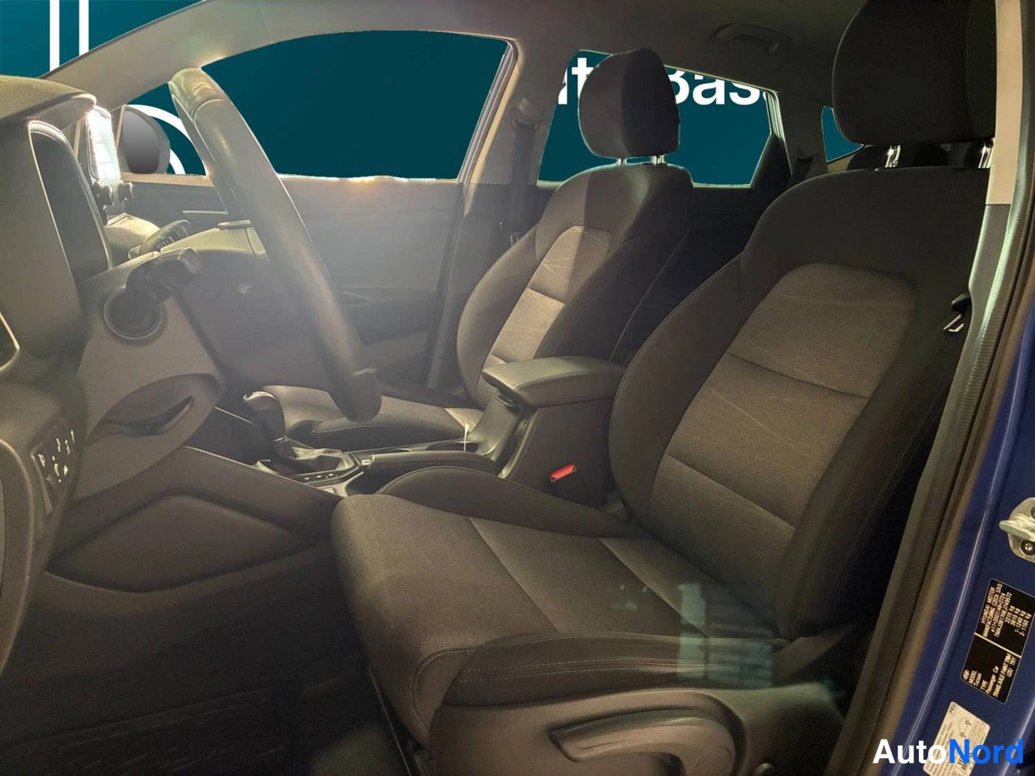 Sininen Hyundai Tucson 2019, kuva 27