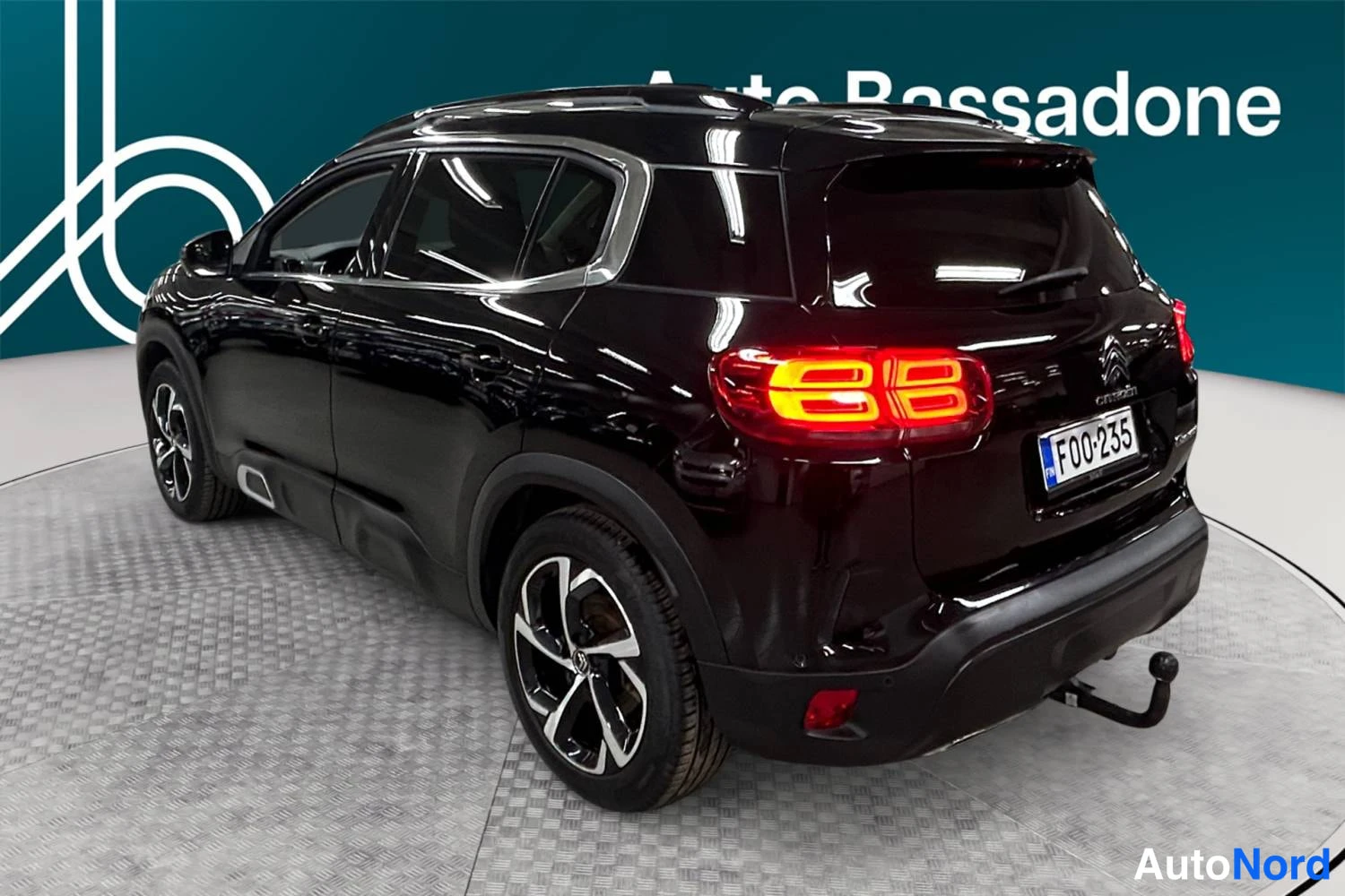 Musta Citroen C5 aircross 2021, takaviisto, kuva 7
