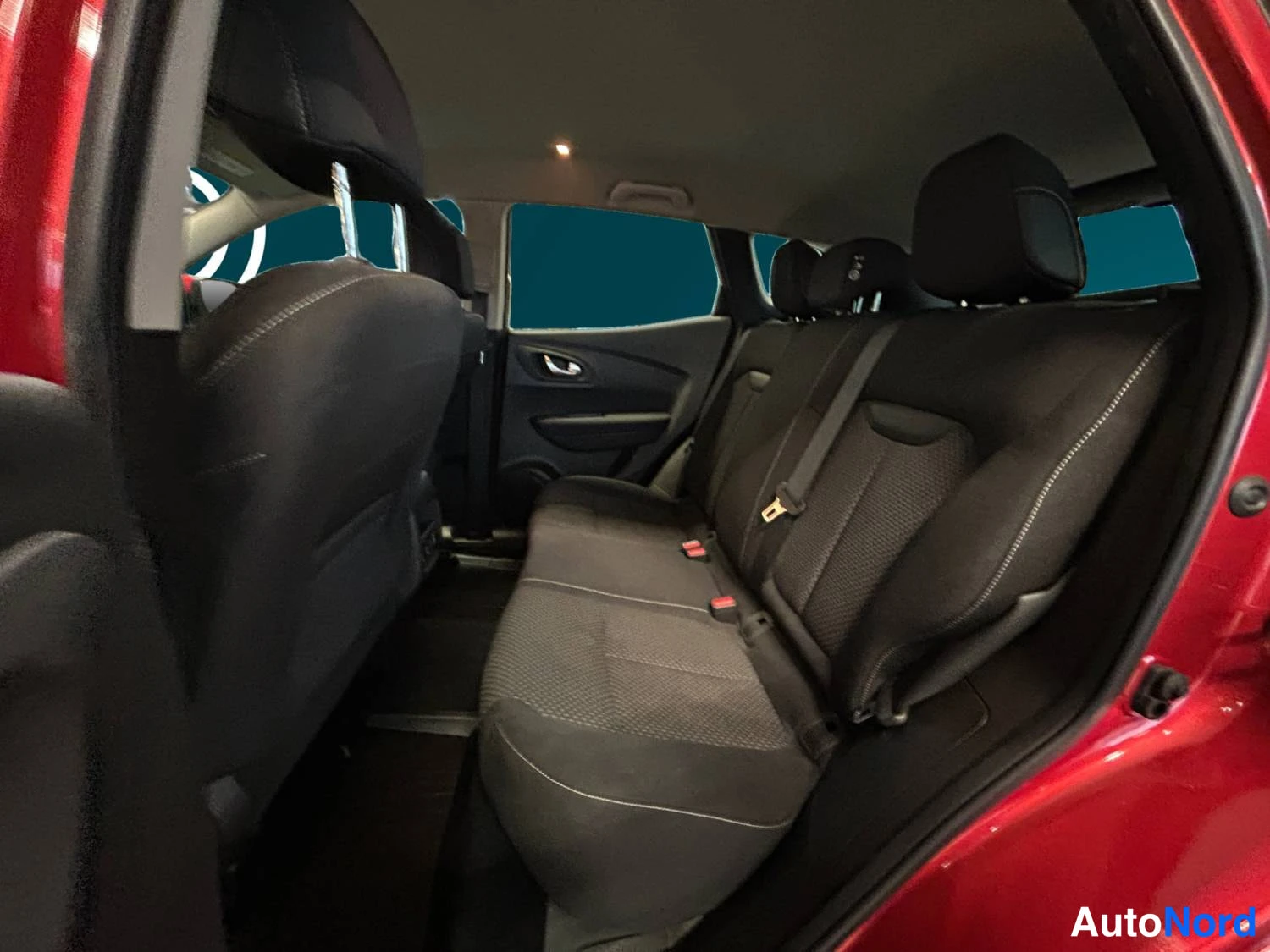 Punainen Renault Kadjar 2020, kuva 9