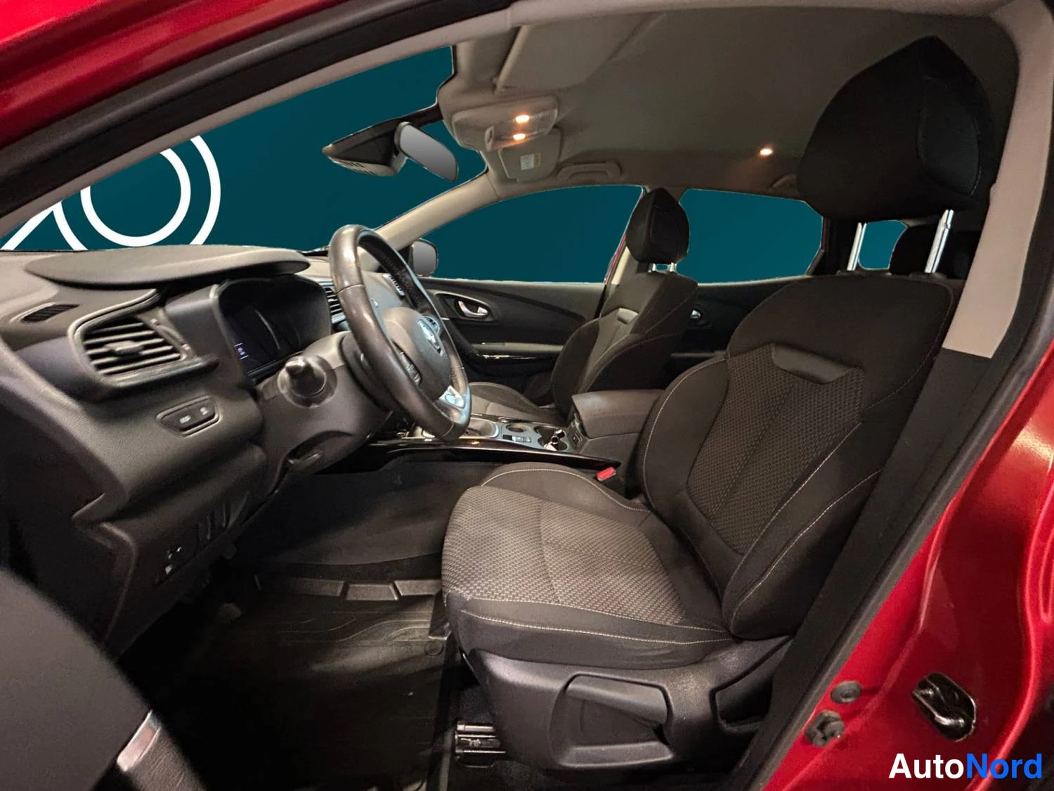 Punainen Renault Kadjar 2020, kuva 12
