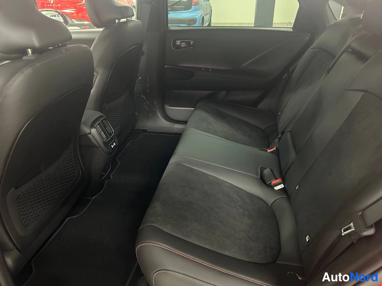Punainen Hyundai Ioniq 6 2026, kuva 17