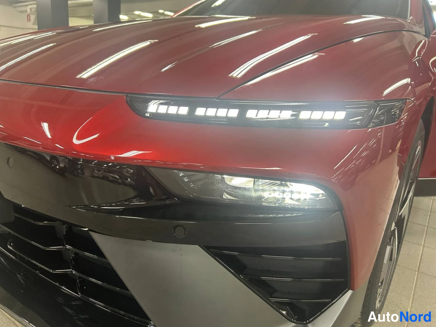 Punainen Hyundai Ioniq 6 2026, edestä, kuva 4