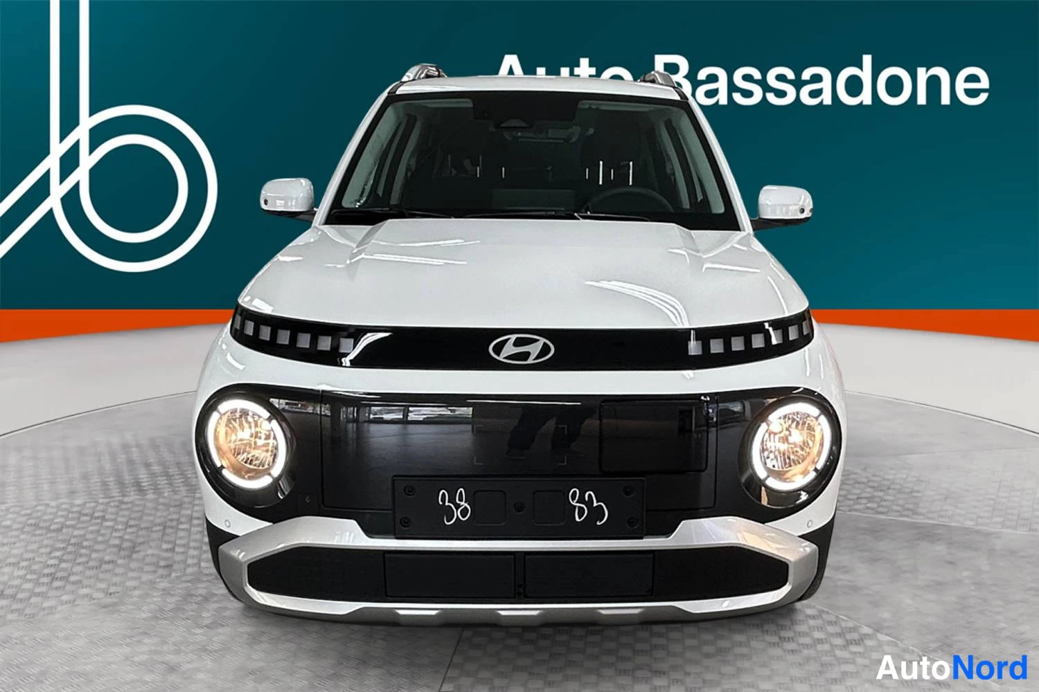 Valkoinen Hyundai Inster 2026, edestä, kuva 3