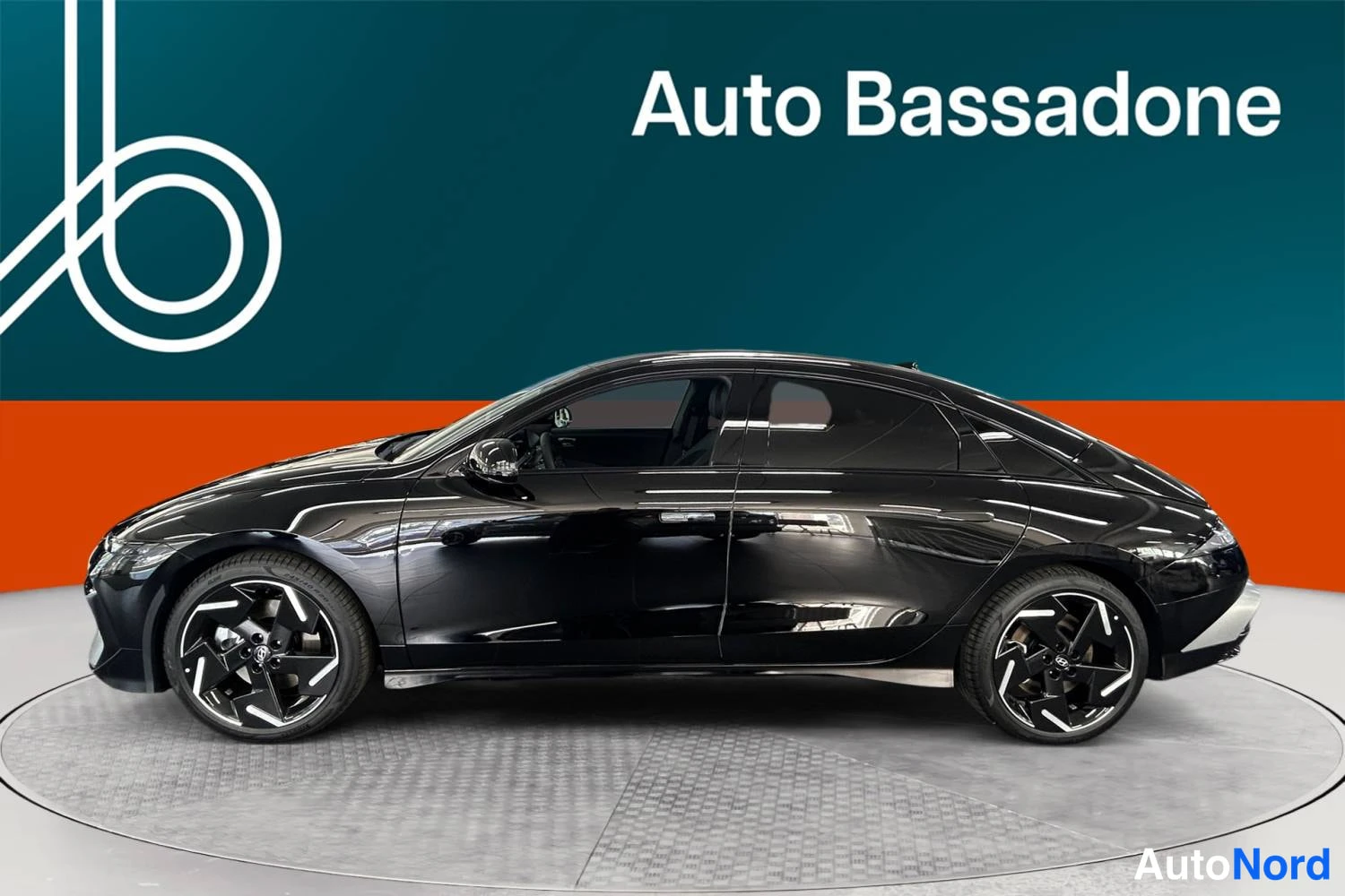Musta Hyundai Ioniq 6 2026, sivulta, kuva 2