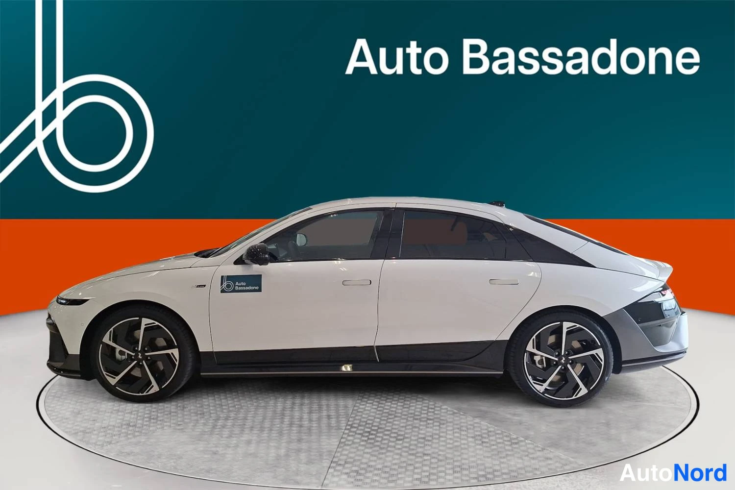 Valkoinen Hyundai Ioniq 6 2026, sivulta, kuva 5