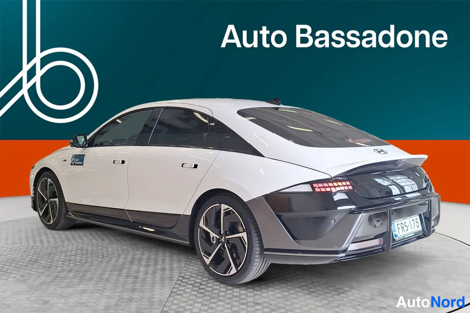 Valkoinen Hyundai Ioniq 6 2026, takaviisto, kuva 8