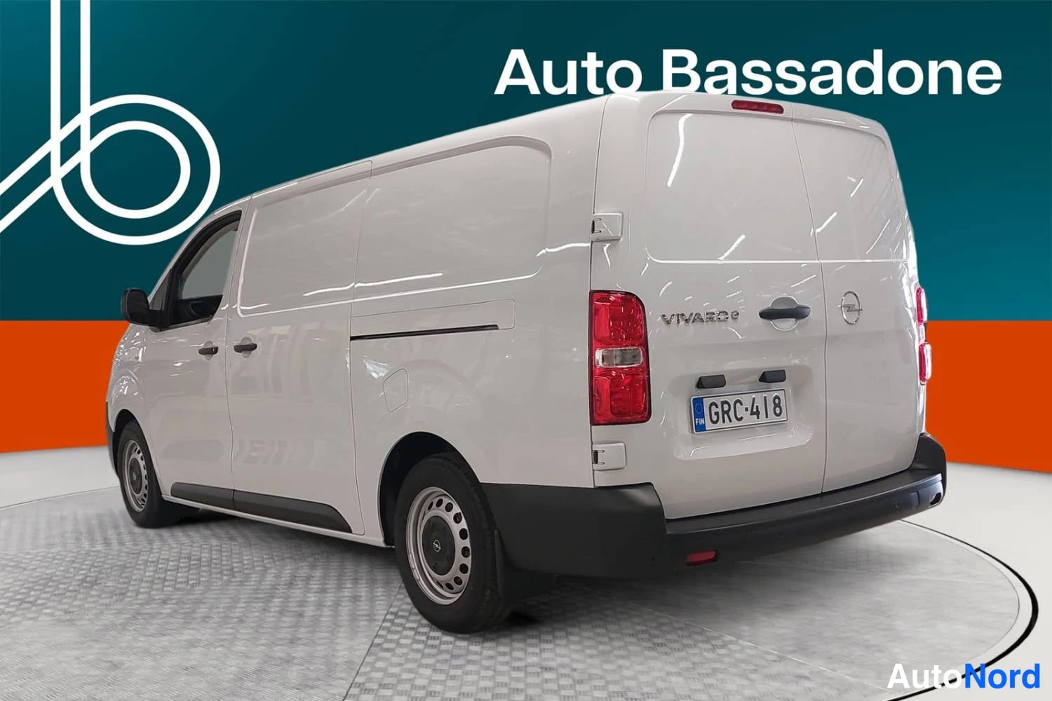 Valkoinen Opel Vivaro 2025, takaviisto, kuva 7