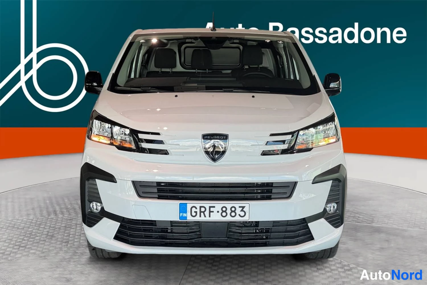 Valkoinen Peugeot Expert 2026, edestä, kuva 4