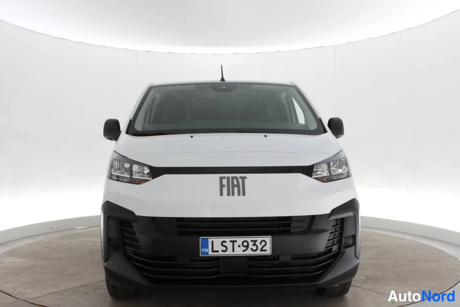 Valkoinen Fiat Scudo 2025, edestä, kuva 3