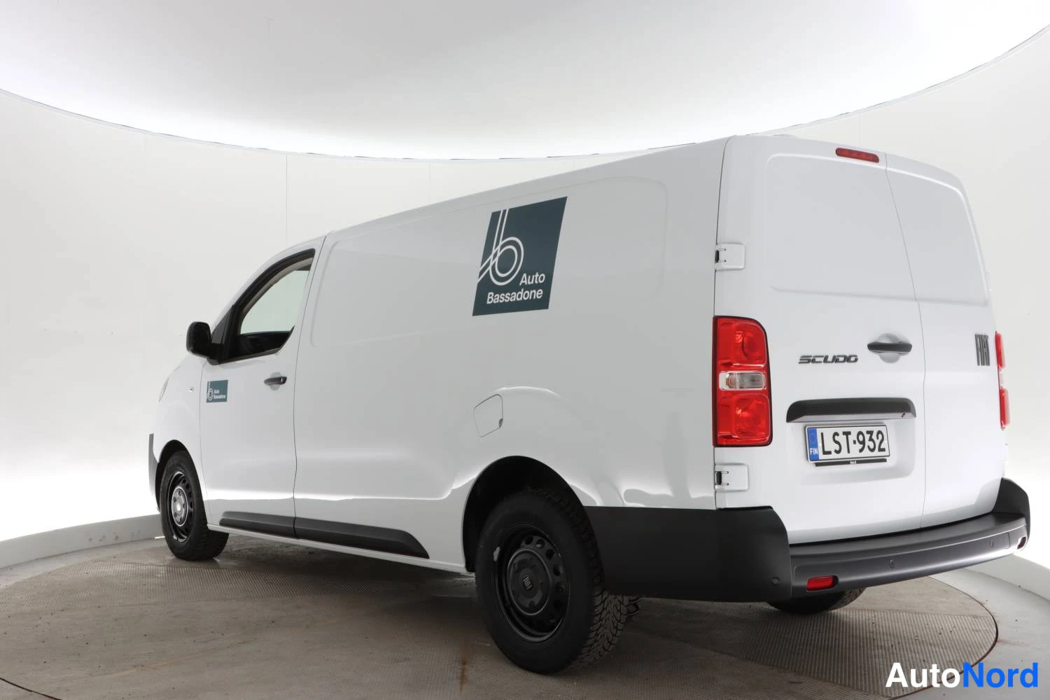 Valkoinen Fiat Scudo 2025, takaviisto, kuva 7