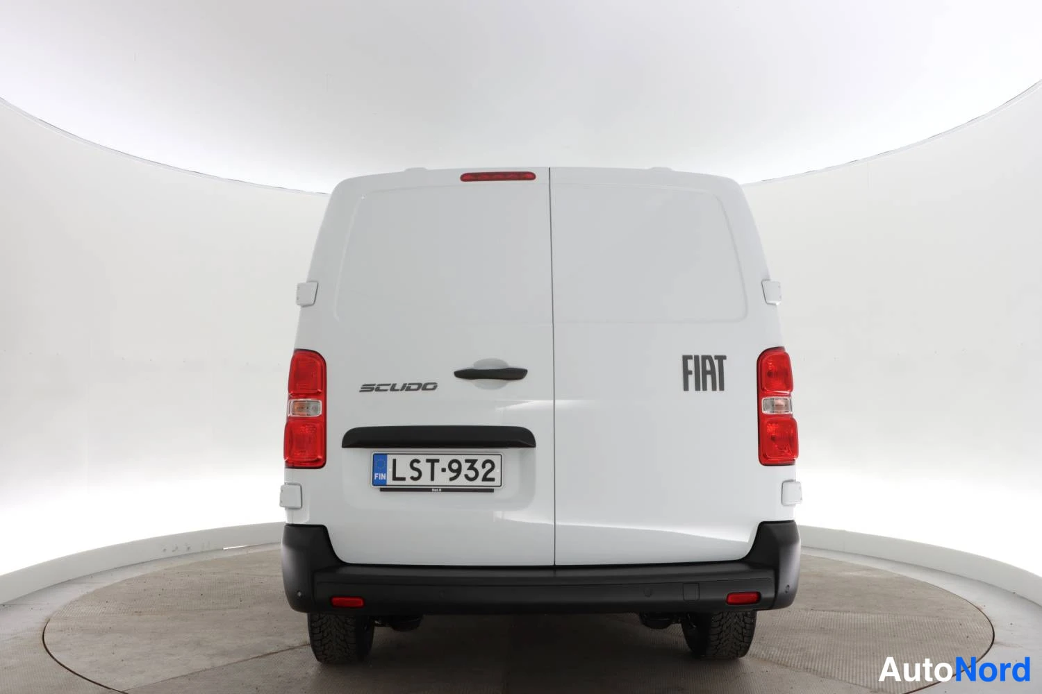 Valkoinen Fiat Scudo 2025, takaa, kuva 9