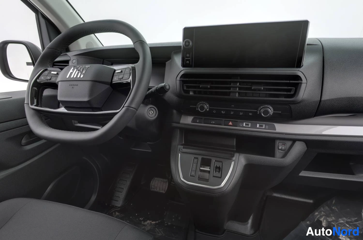 Valkoinen Fiat Scudo 2025, kuva 12